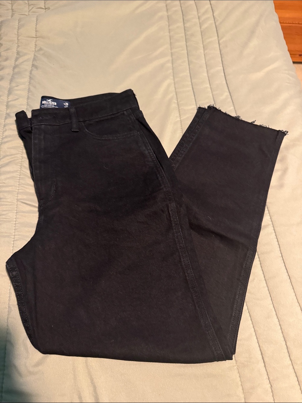 Hollister High-Rise Black Women's Jeans — Raw Hem